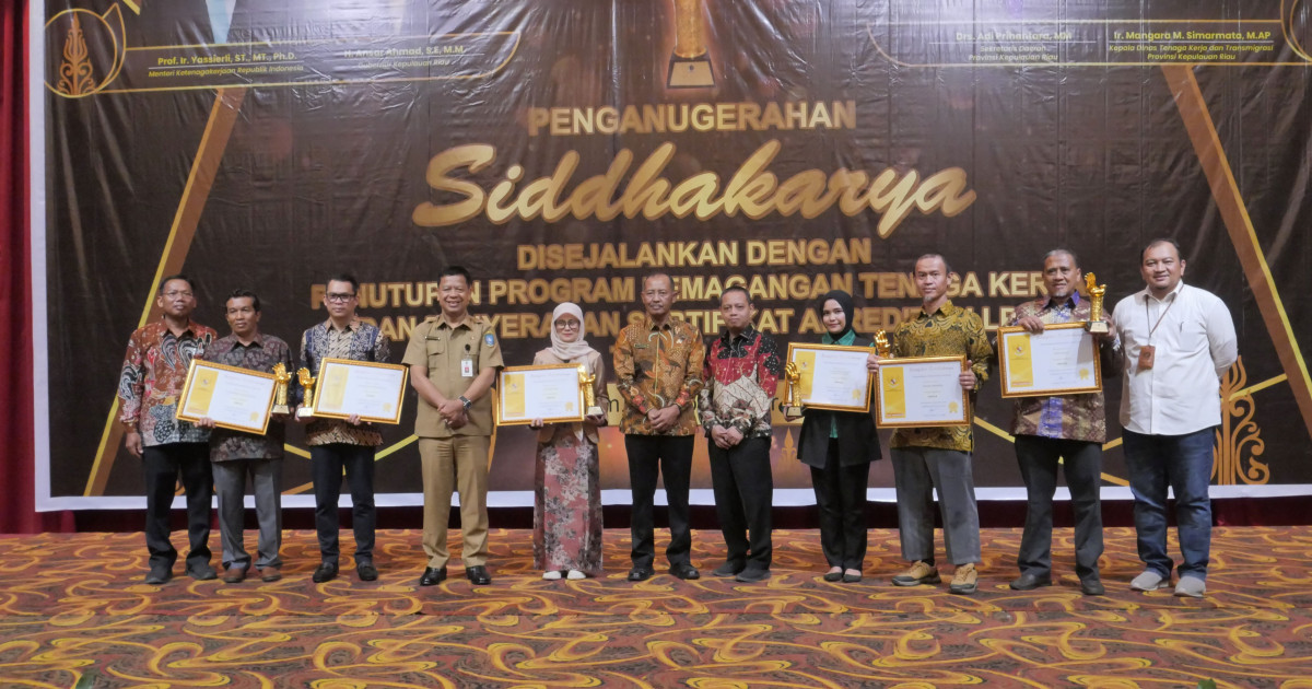 Gambar sampul Penghargaan Siddhakarya 2024 : Membangun Kepri yang Lebih Produktif