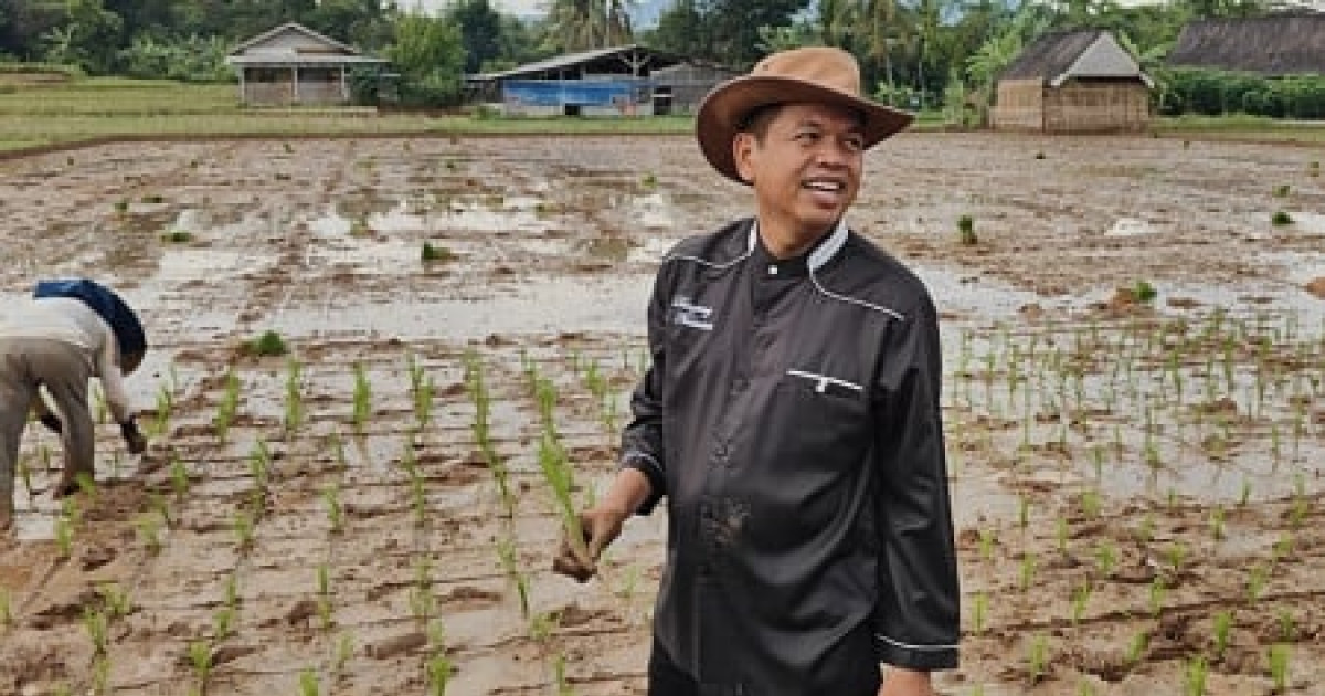 Gambar sampul “Mengulik” Isi Kepala KDM tentang Desa